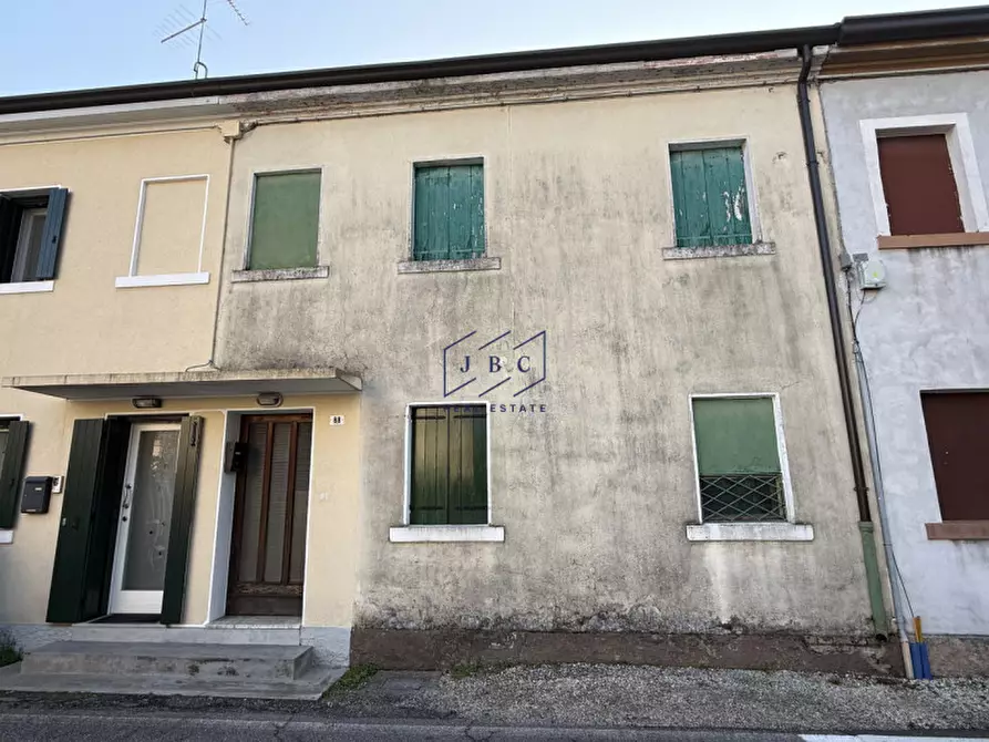 Immagine 1 di Villetta a schiera in vendita  in Via Gorgazzo a Oderzo