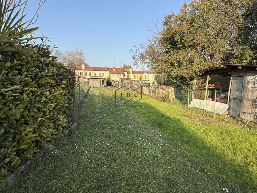Immagine 22 di Villetta a schiera in vendita  in Via Gorgazzo a Oderzo