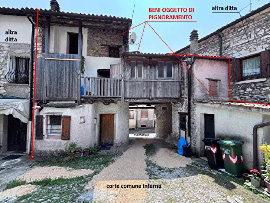 Immagine 1 di Appartamento in vendita  in Via Maestra, 41 a Revine Lago