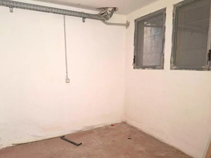 Immagine 1 di Magazzino in vendita  in Viale Orecchioni, 07021 Arzachena SS, Italia a Arzachena