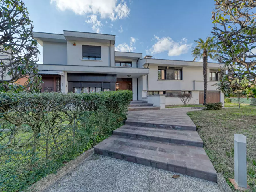 Immagine 1 di Villa in vendita  in Via Sebastiano Giacomelli a Padova