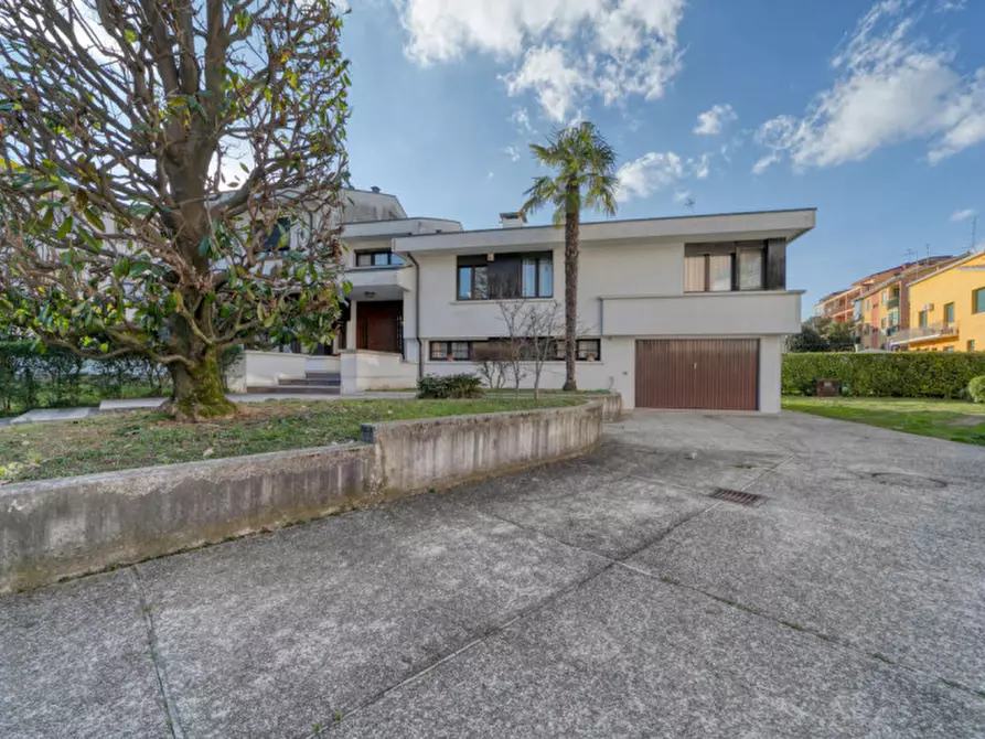 Immagine 35 di Villa in vendita  in Via Sebastiano Giacomelli a Padova