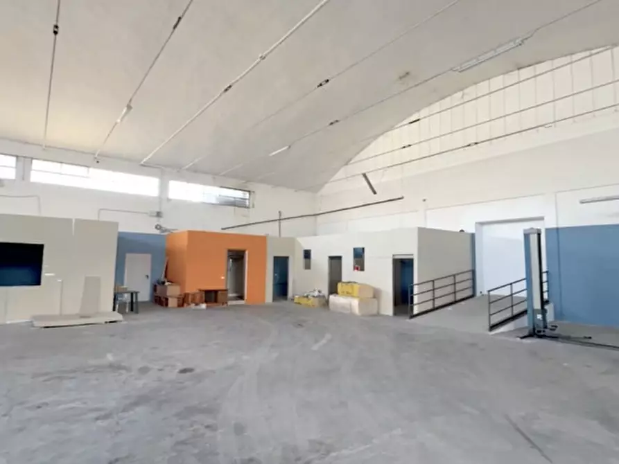 Immagine 4 di Capannone industriale in affitto  in via del salice a Santarcangelo Di Romagna