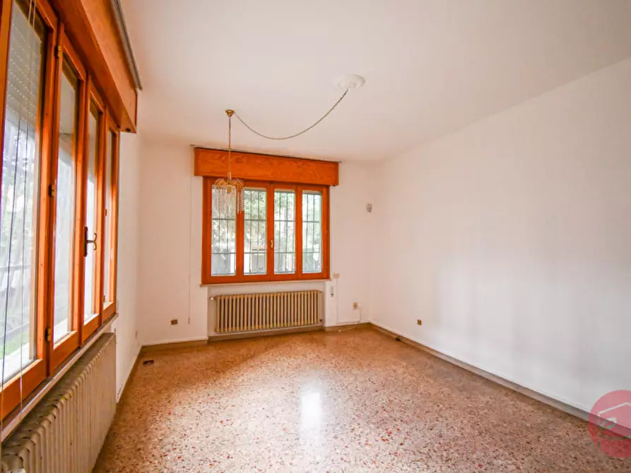 Immagine 6 di Villa in vendita  a Cesena