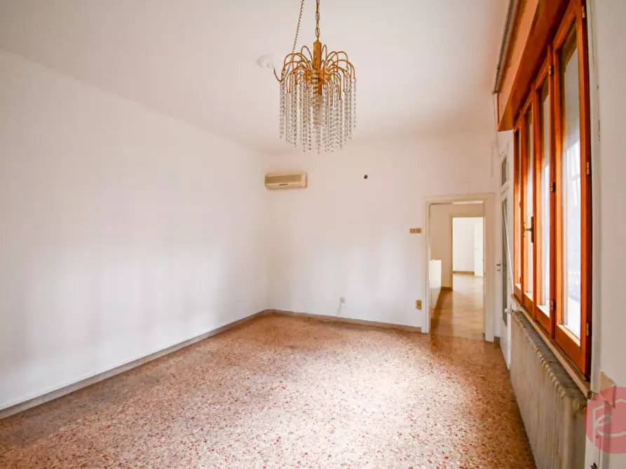 Immagine 7 di Villa in vendita  a Cesena