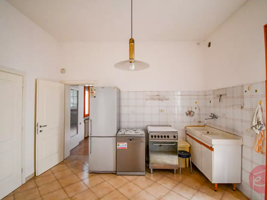 Immagine 9 di Villa in vendita  a Cesena