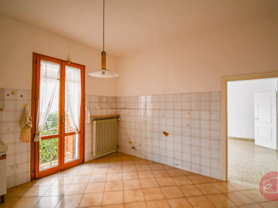 Immagine 11 di Villa in vendita  a Cesena