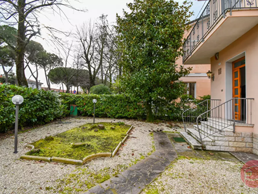 Immagine 31 di Villa in vendita  a Cesena