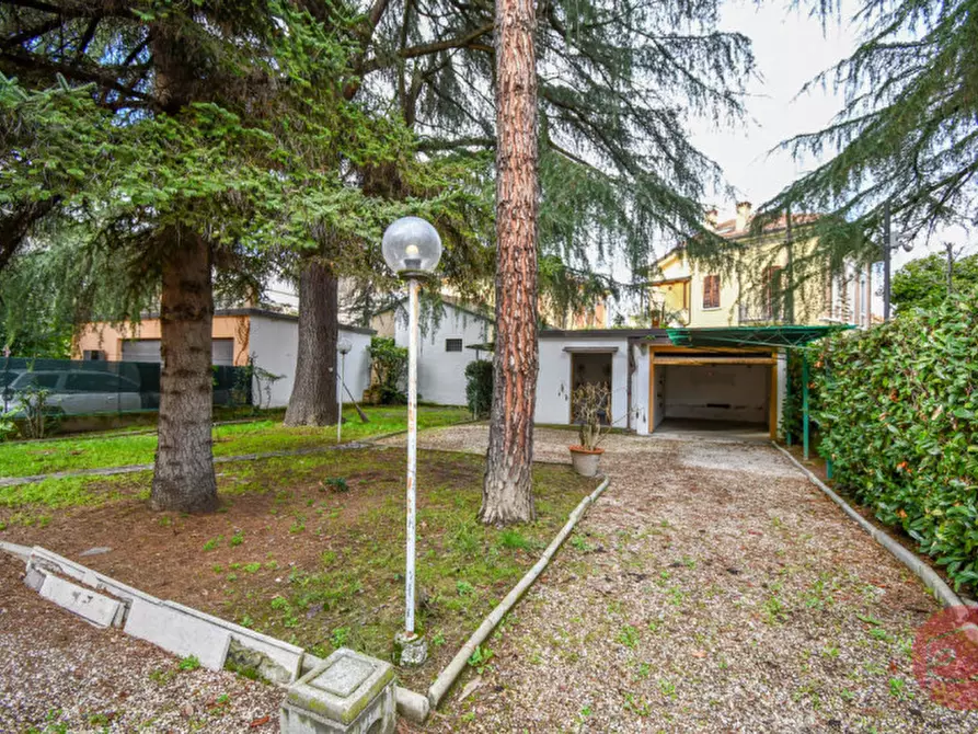 Immagine 41 di Villa in vendita  a Cesena