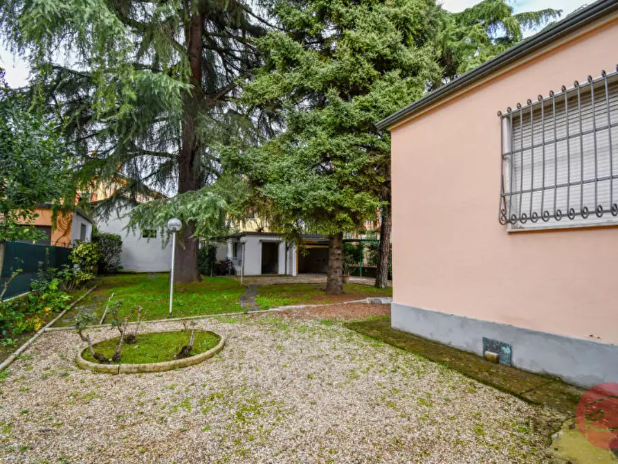 Immagine 42 di Villa in vendita  a Cesena