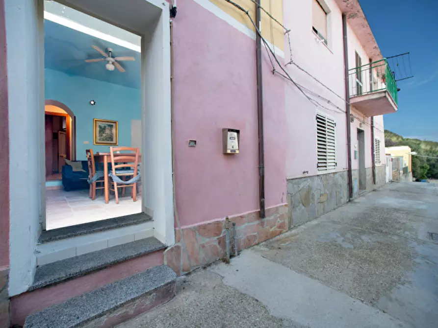 Immagine 10 di Appartamento in vendita  in via liguria a Siniscola