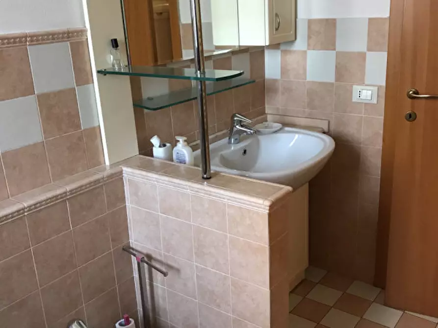 Immagine 7 di Appartamento in vendita  in Viale Gramsci a Cesena