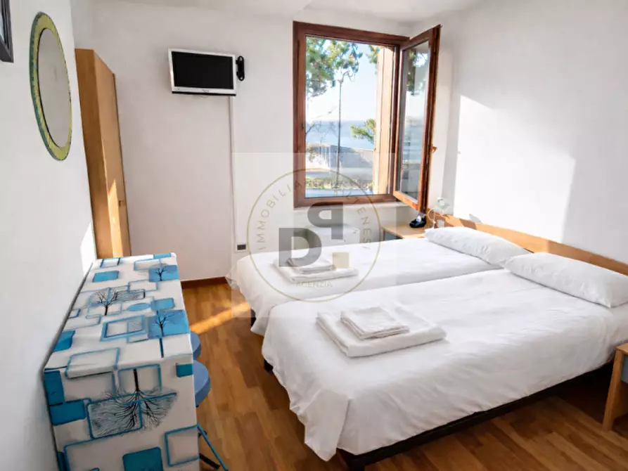 Immagine 1 di Appartamento in affitto  a Gardone Riviera