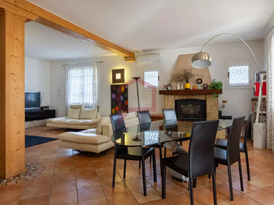 Immagine 4 di Casa bifamiliare in vendita  in Colmello a Marcon