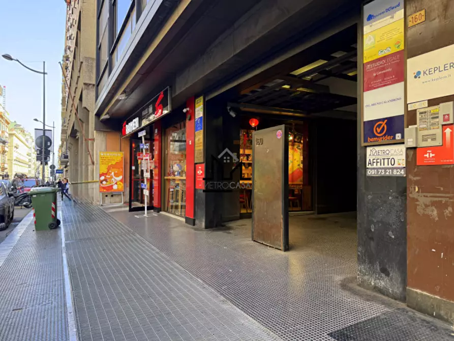 Immagine 1 di Ufficio in affitto  in Via Mariano Stabile 160 a Palermo