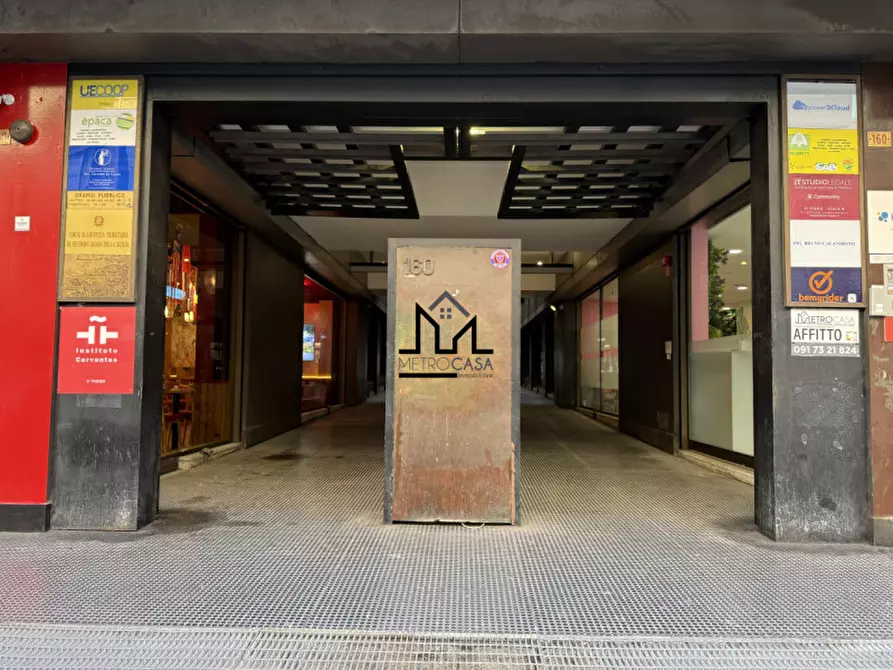 Immagine 2 di Ufficio in affitto  in Via Mariano Stabile 160 a Palermo
