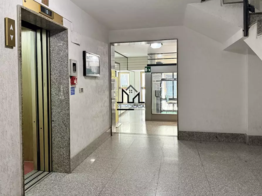 Immagine 7 di Ufficio in affitto  in Via Mariano Stabile 160 a Palermo