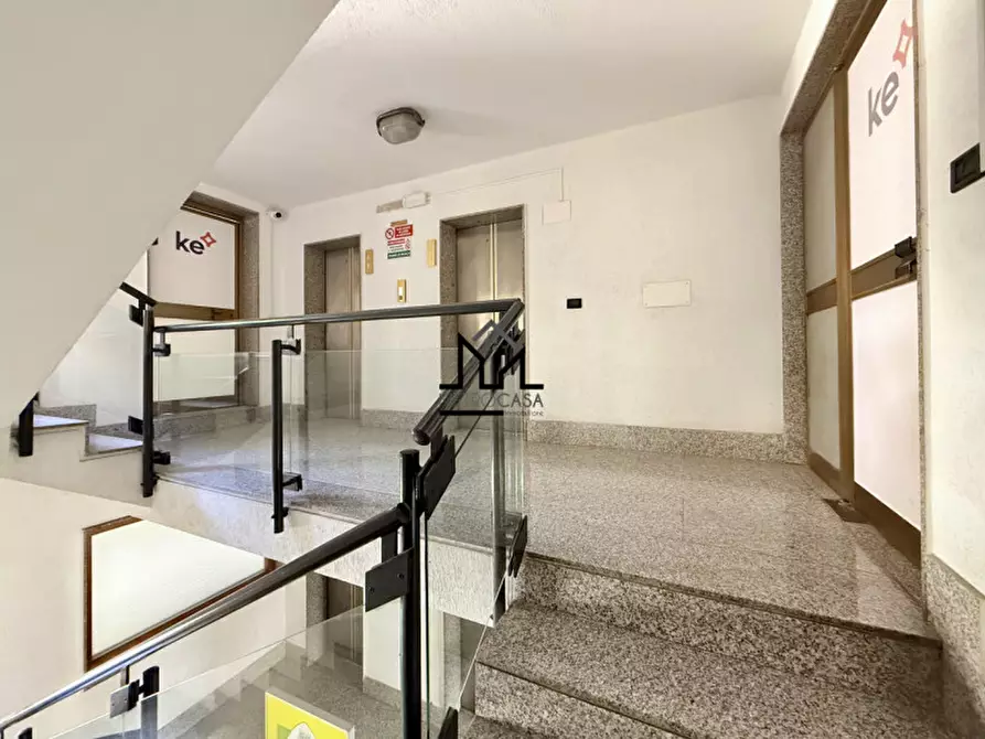 Immagine 11 di Ufficio in affitto  in Via Mariano Stabile 160 a Palermo