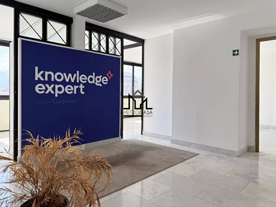 Immagine 13 di Ufficio in affitto  in Via Mariano Stabile 160 a Palermo