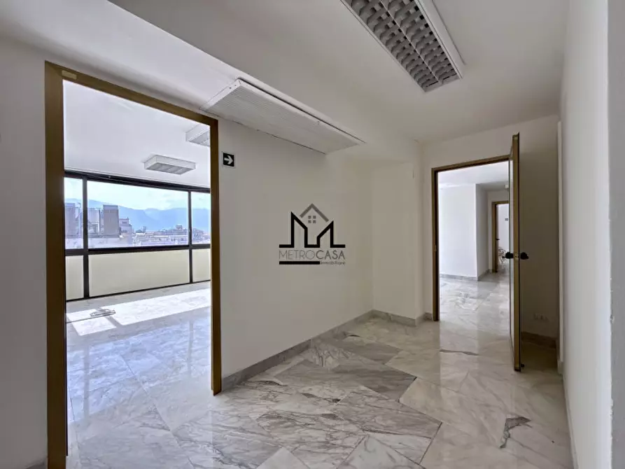 Immagine 14 di Ufficio in affitto  in Via Mariano Stabile 160 a Palermo