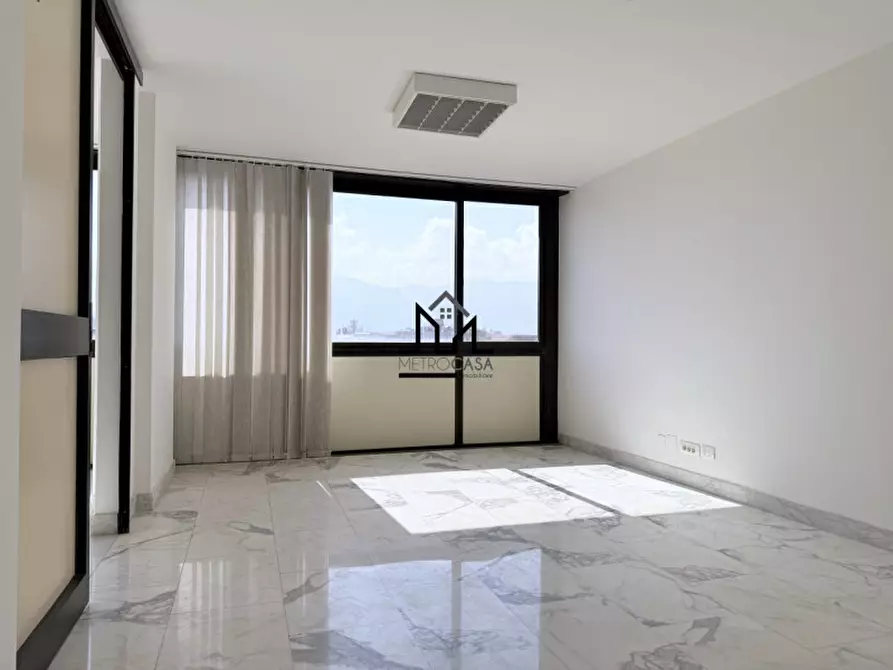 Immagine 20 di Ufficio in affitto  in Via Mariano Stabile 160 a Palermo