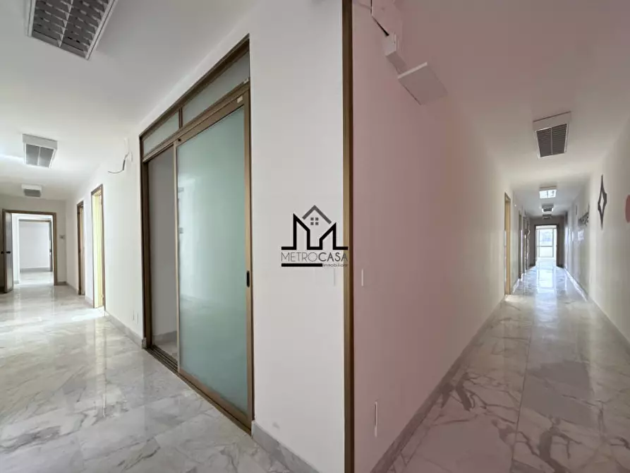 Immagine 27 di Ufficio in affitto  in Via Mariano Stabile 160 a Palermo