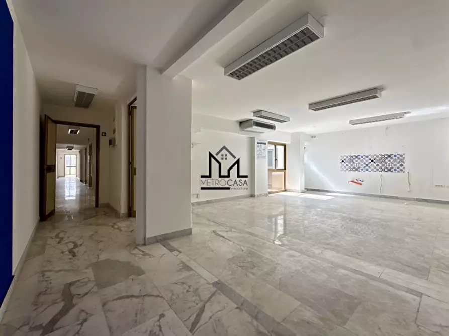 Immagine 36 di Ufficio in affitto  in Via Mariano Stabile 160 a Palermo