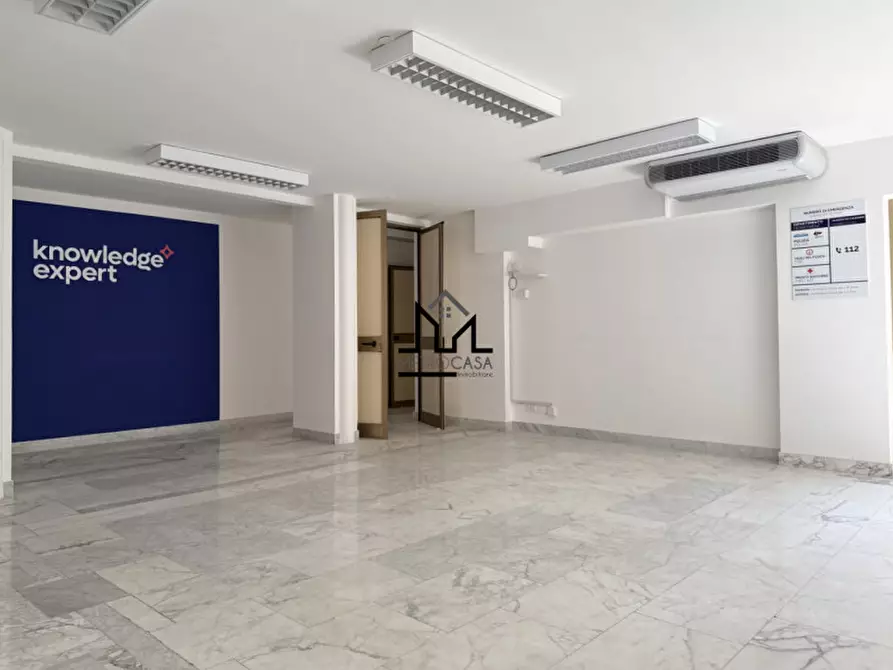 Immagine 37 di Ufficio in affitto  in Via Mariano Stabile 160 a Palermo