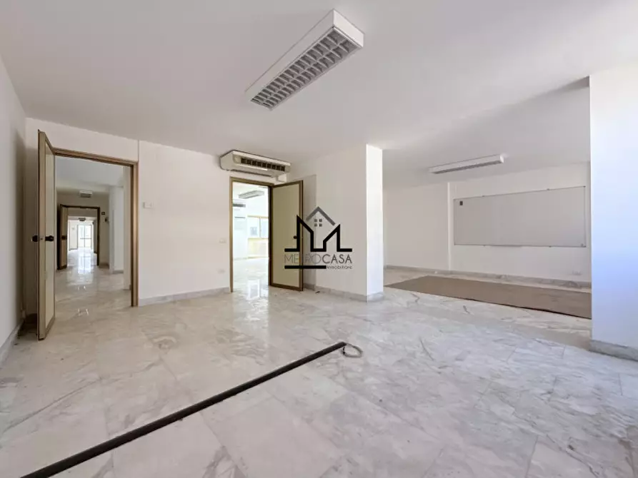 Immagine 41 di Ufficio in affitto  in Via Mariano Stabile 160 a Palermo