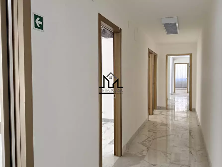 Immagine 43 di Ufficio in affitto  in Via Mariano Stabile 160 a Palermo