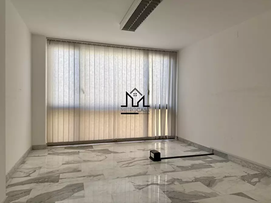 Immagine 44 di Ufficio in affitto  in Via Mariano Stabile 160 a Palermo