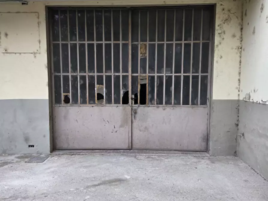 Immagine 10 di Magazzino in vendita  in Via Baccio da Montelupo 151 a Firenze