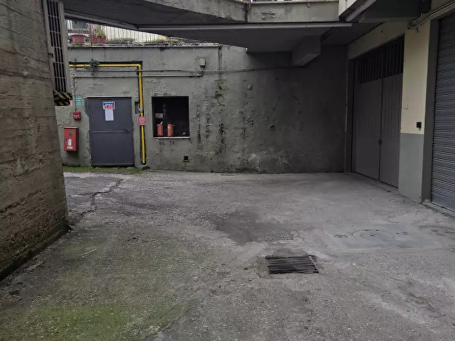 Immagine 11 di Magazzino in vendita  in Via Baccio da Montelupo 151 a Firenze