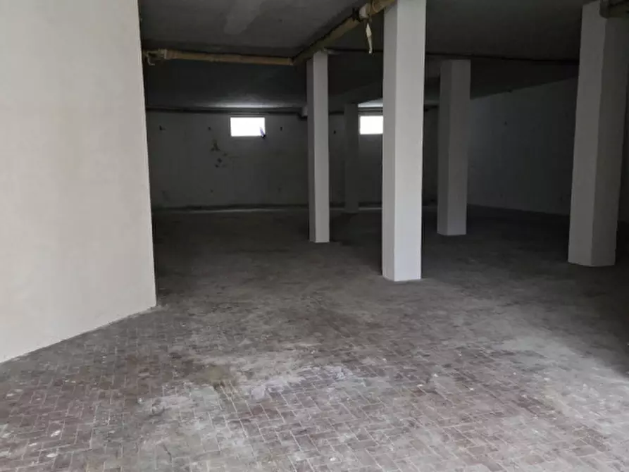 Immagine 18 di Magazzino in vendita  in Via Baccio da Montelupo 151 a Firenze