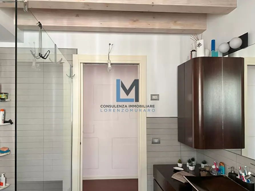 Immagine 10 di Appartamento in vendita  a Montebelluna