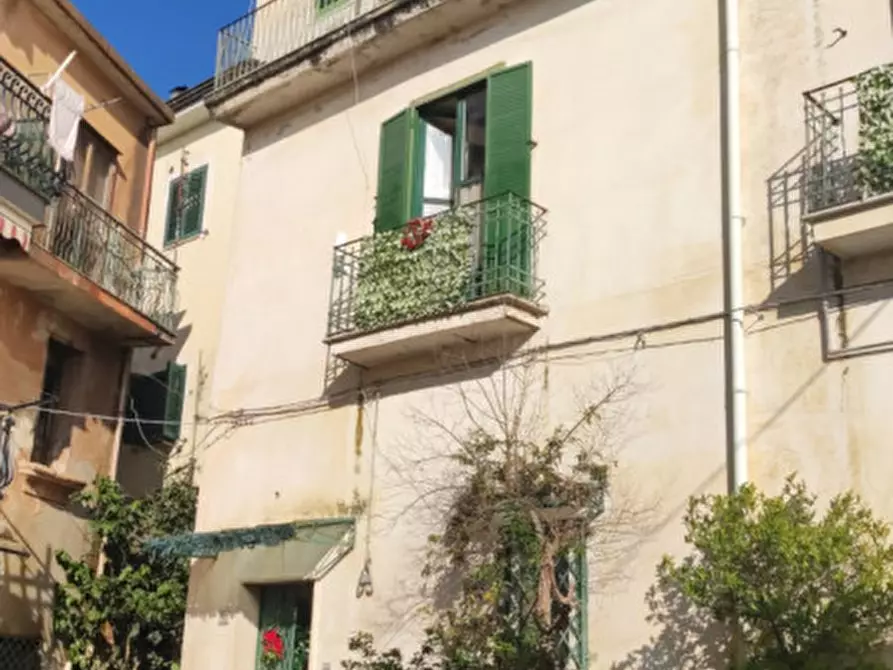 Immagine 1 di Casa indipendente in vendita  in Piazza Franchina a Montecorvino Pugliano