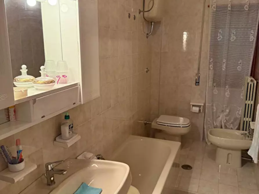 Immagine 11 di Appartamento in vendita  in Via Piersanti Mattarella a Ceglie Messapico