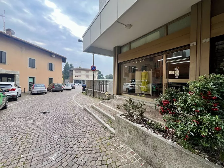 Immagine 1 di Negozio in affitto  in Via Sant'Antonio a Tricesimo