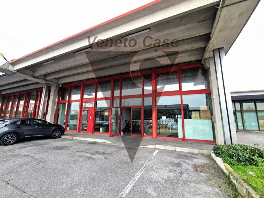 Immagine 2 di Capannone industriale in vendita  in Via Messico a Padova