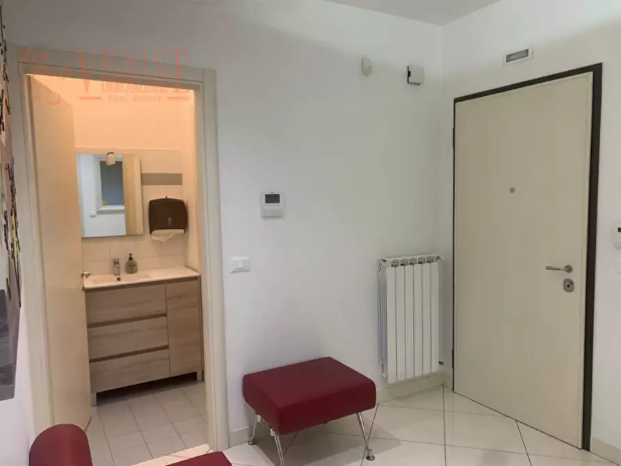 Immagine 5 di Ufficio in vendita  in via don tosatto a Venezia