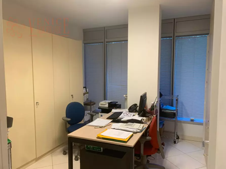 Immagine 11 di Ufficio in vendita  in via don tosatto a Venezia