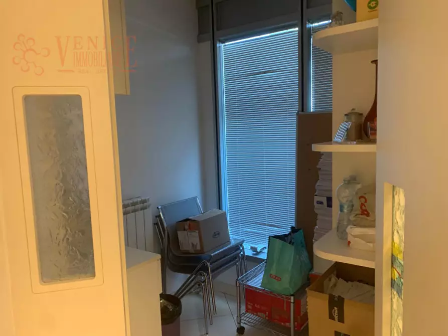 Immagine 12 di Ufficio in vendita  in via don tosatto a Venezia