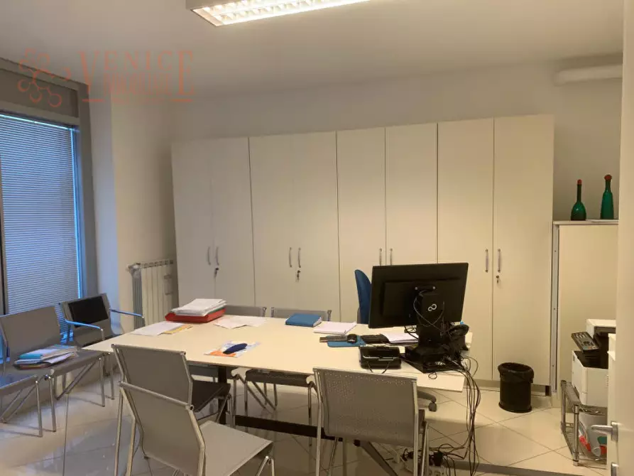 Immagine 14 di Ufficio in vendita  in via don tosatto a Venezia