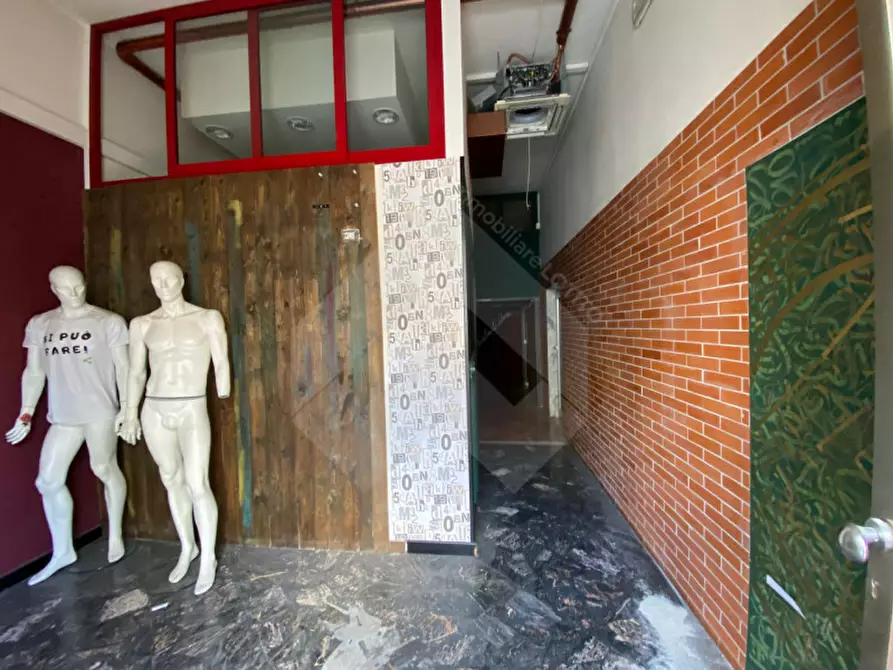 Immagine 2 di Negozio in affitto  in Via Giuseppe Verdi, 57 a Andria