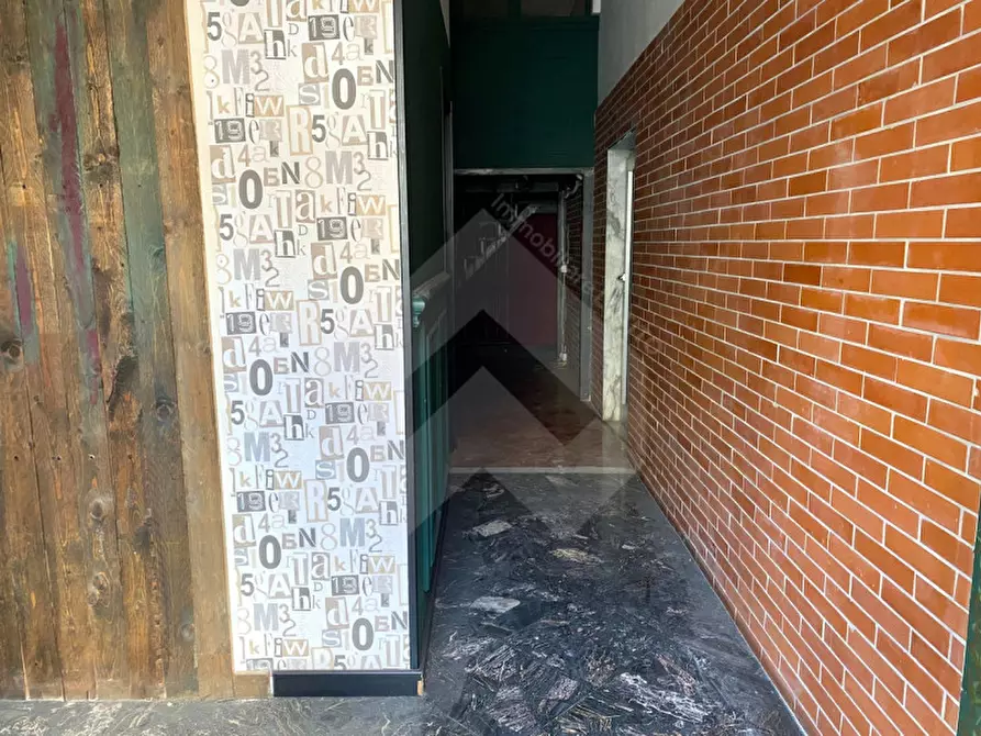 Immagine 5 di Negozio in affitto  in Via Giuseppe Verdi, 57 a Andria
