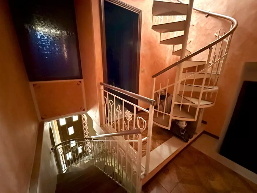 Immagine 18 di Casa indipendente in vendita  in Via Repubblica a Lonato del Garda