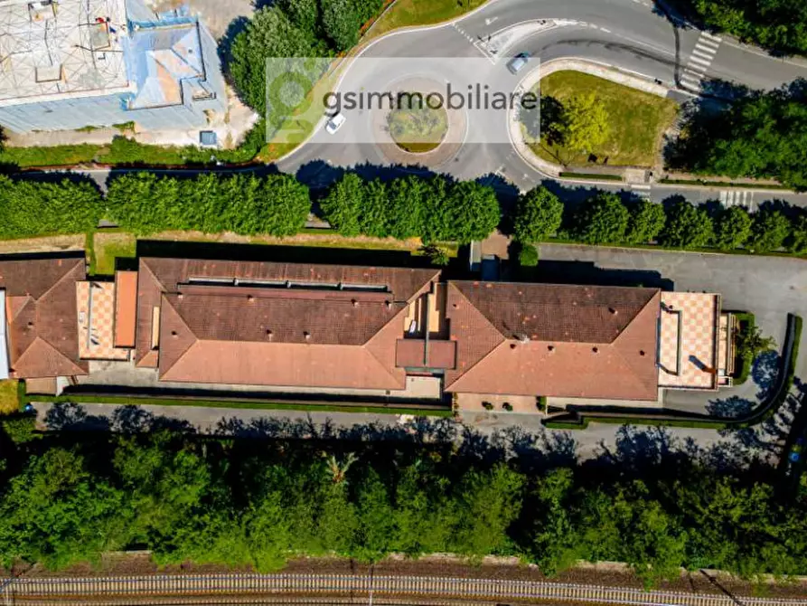 Immagine 1 di Palazzo in vendita  in VIALE ANDREIS 95 a Desenzano Del Garda