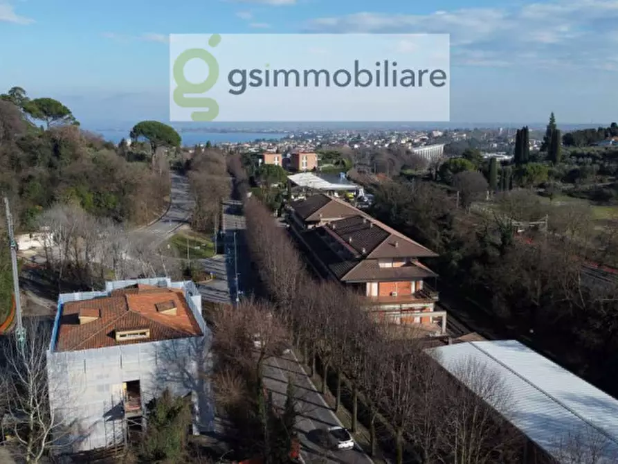 Immagine 4 di Palazzo in vendita  in VIALE ANDREIS 95 a Desenzano Del Garda