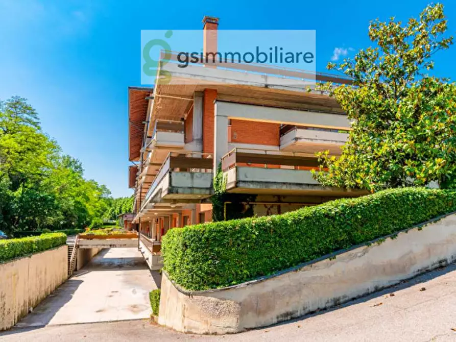 Immagine 5 di Palazzo in vendita  in VIALE ANDREIS 95 a Desenzano Del Garda