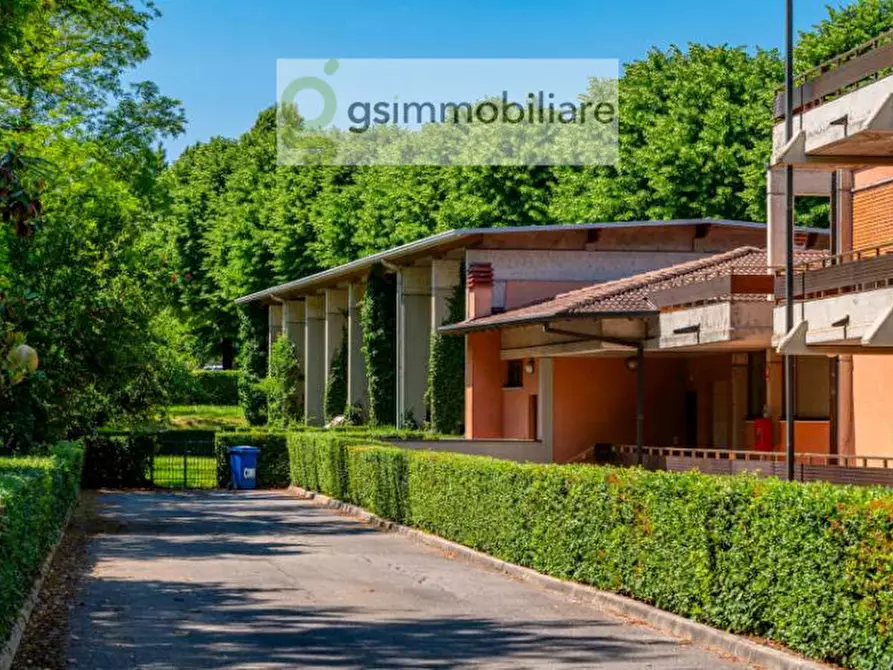 Immagine 6 di Palazzo in vendita  in VIALE ANDREIS 95 a Desenzano Del Garda